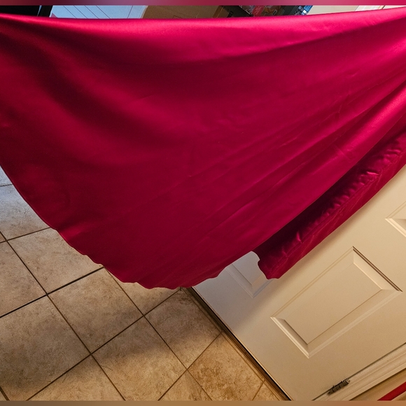 Beautiful Formal Dress - Picture 3 of 6